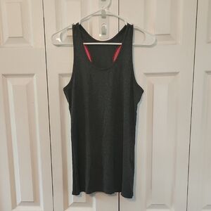 🎊4/$20 // UNDER ARMOUR: Tank